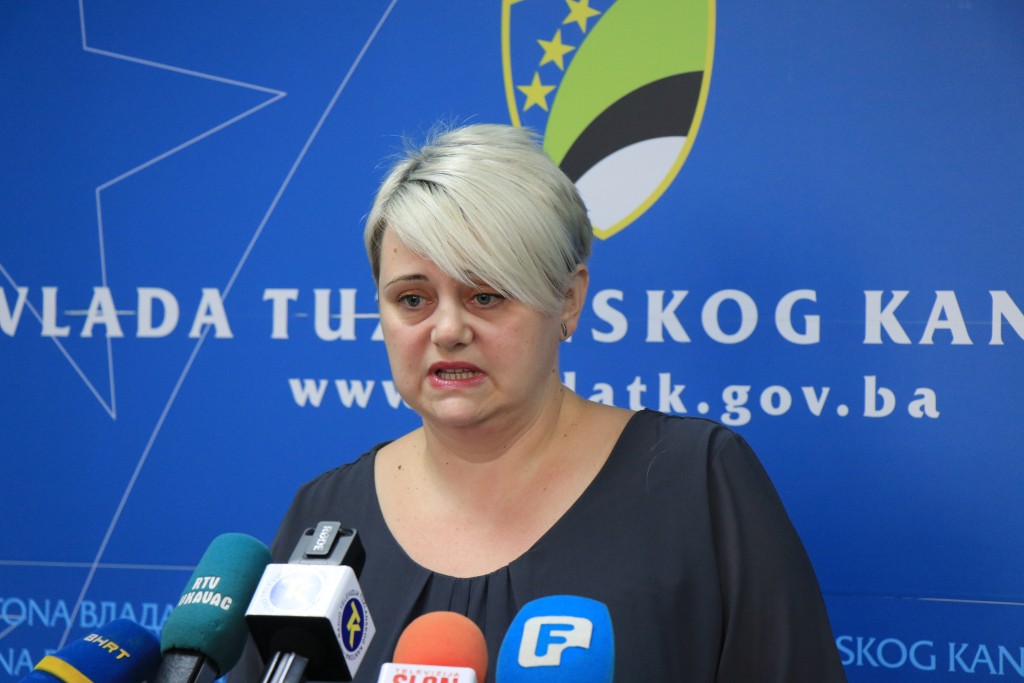 Ministrica zdravstva TK i nositeljica liste DF Dajana Čolić: “Podnosim  ostavku onog trenutka kada se politika počne petljati u rad struke” -  SodaLIVE.ba / Već drugu deceniju zajedno!