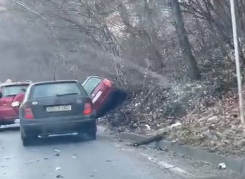 Tuzla: Saobraćana nesreća na Krojčici, ima povrijeđenih | RTVTK