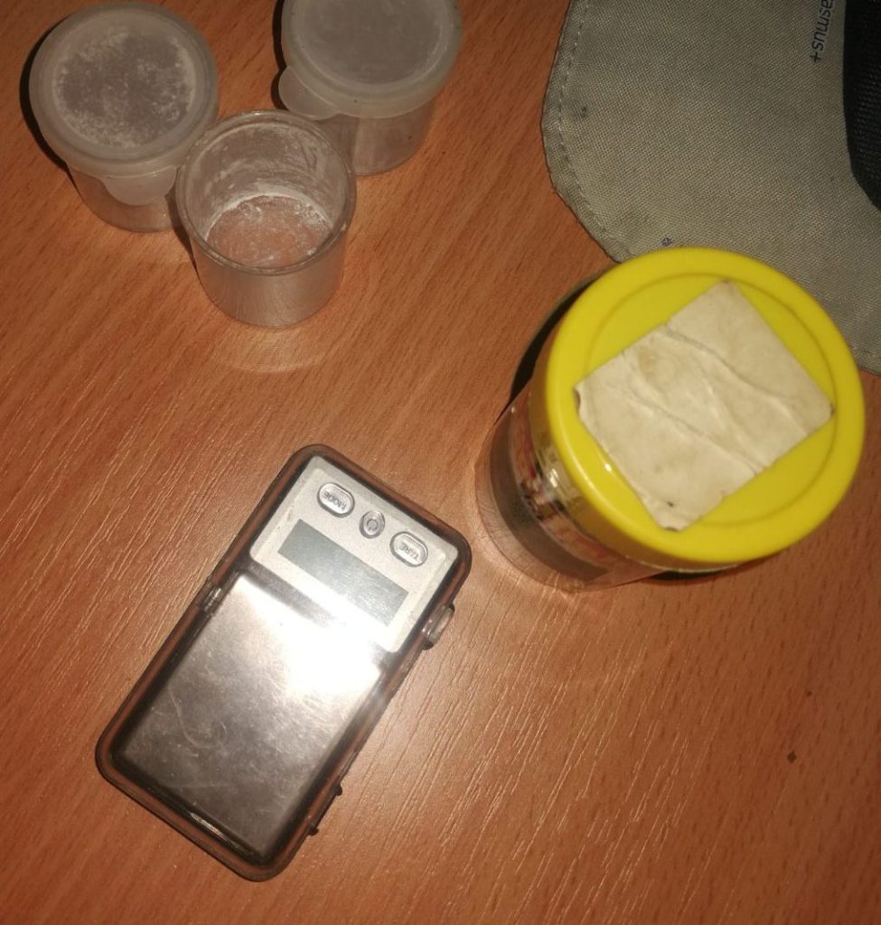 Tuzla: Jedna osoba uhapšena zbog posjedovanja opojnih droga i oružja | RTVTK