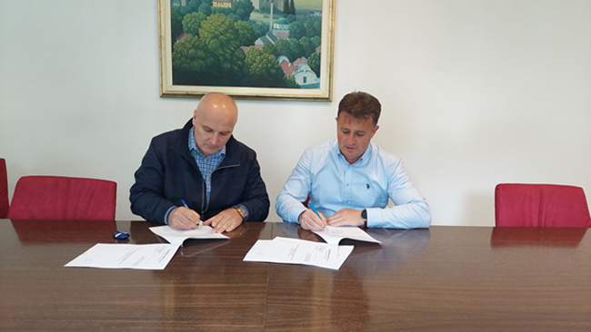 Potpisan ugovor o izvođenju radova na gradskom stadionu u Gradačcu Radio Gradačac – 57 godina sa vama…