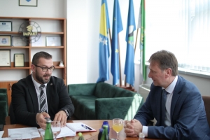 Ministar Hrnjić posjetio Srebrenik: Projekte vodosnadbijevanja staviti u fokus saradnje –