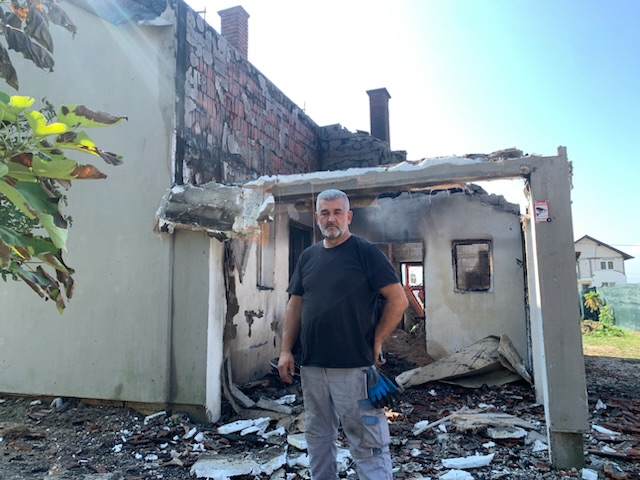 video/ rvi mersudin zulfić ostao bez krova nad glavom: u toku akcija čišćenja i prikupljanja pomoći za sanaciju kuće