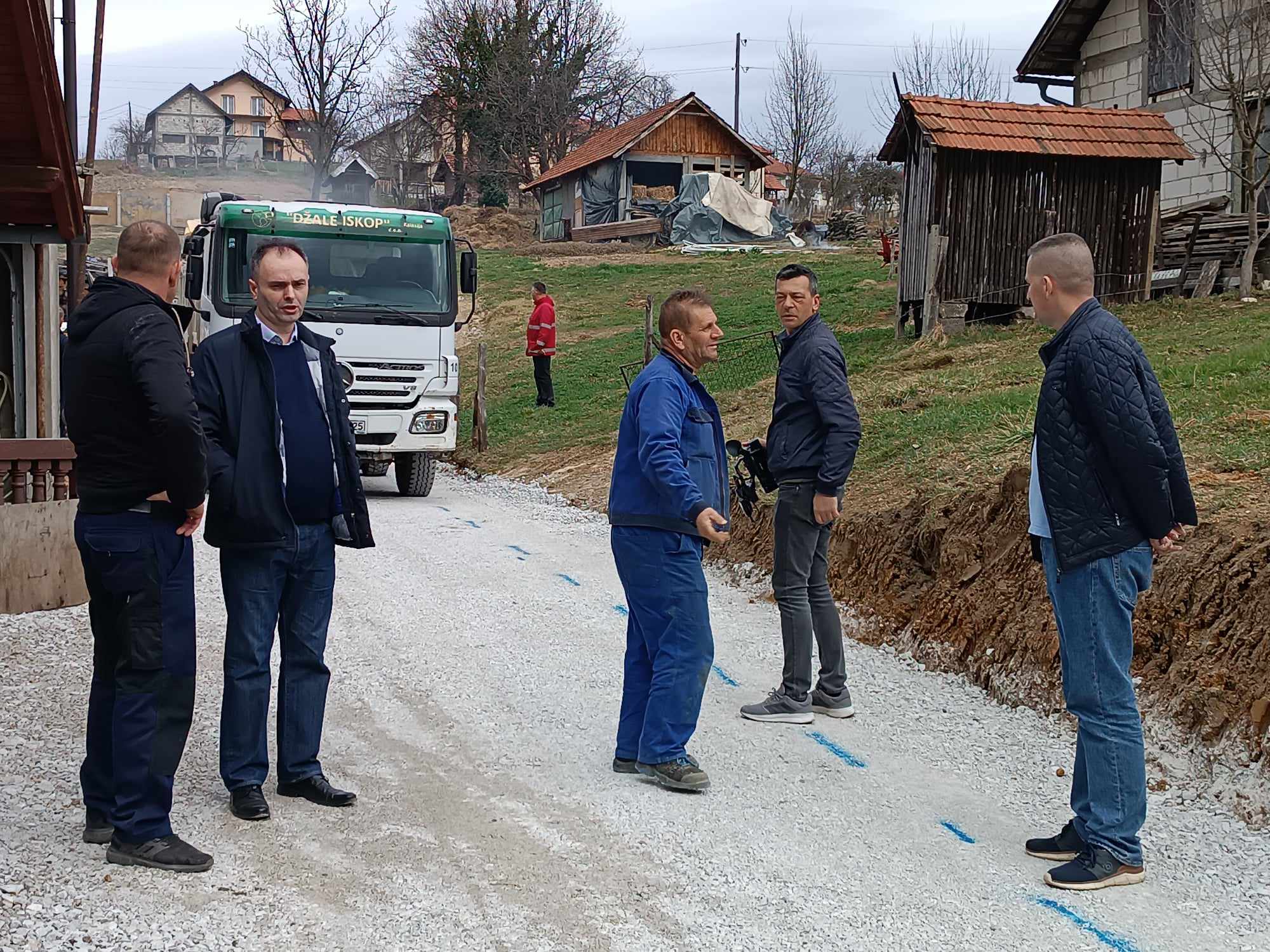 novi metri asfalta u mjesnoj zajednici dubrave gornje