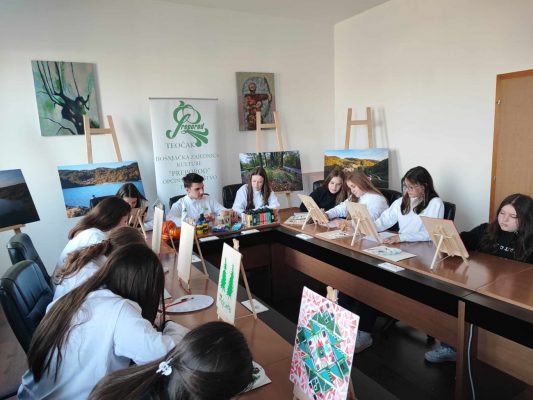 Umjetnost smještena u srcu Majevice, bogatstvo tradicije i kreativnosti, škola crtanja i slikanja „Teočanska sehara“ (FOTO)