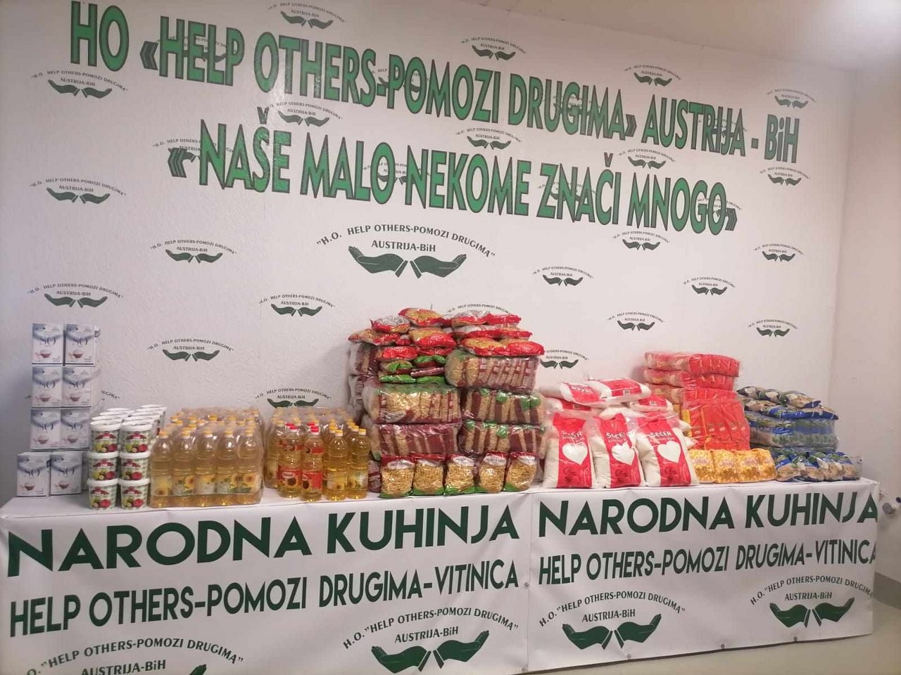 HO "Pomozi.ba" narodnoj kuhinji Help Others u Vitinici donirala sedam tona brašna i tonu sitnih namirnica
