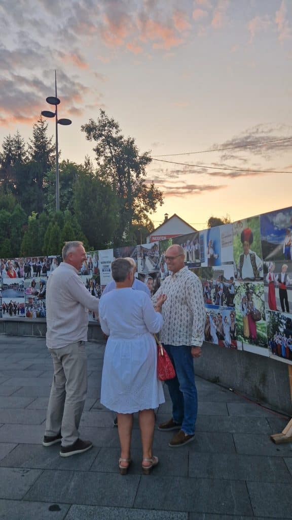 Na Trgu slobode otvorena izložba “Narodne nošnje regiona” (FOTO) na trgu slobode otvorena izložba “narodne nošnje regiona” (foto)