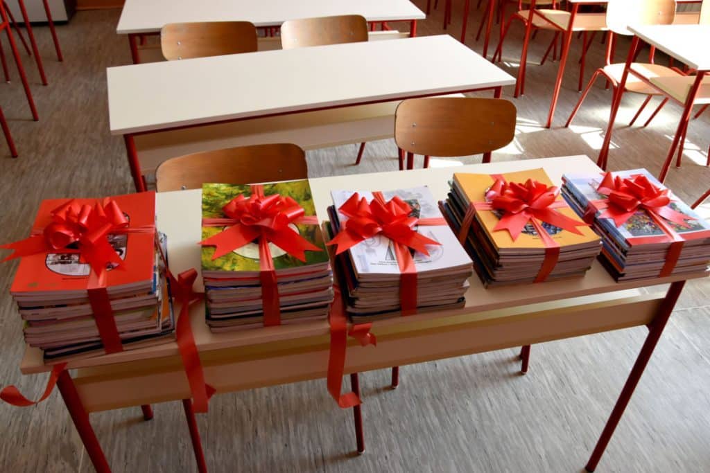 Distribucija besplatnih udžbenika za učenike osnovnih škola TK distribucija besplatnih udžbenika za učenike osnovnih škola tk