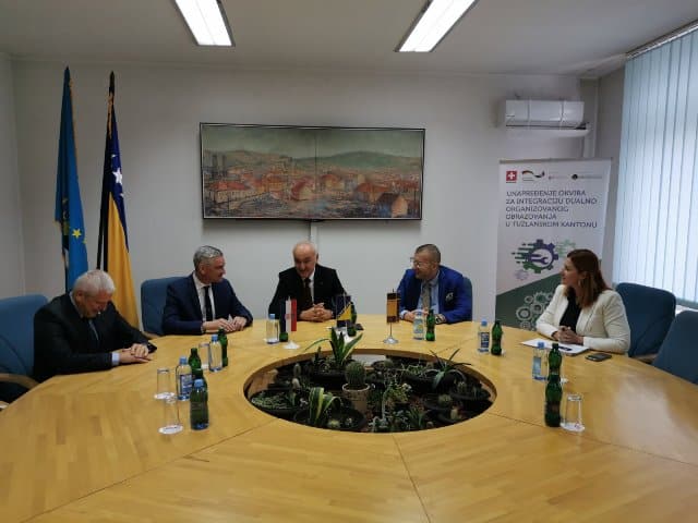 Delegacija Istarske županije u posjeti Kantonalnoj privrednoj komori Tuzla delegacija istarske županije u posjeti kantonalnoj privrednoj komori tuzla