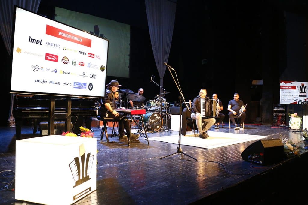 gradonačelnik lugavić podržao festival harmonikaša “sevdalinko harmonikom opjevana”