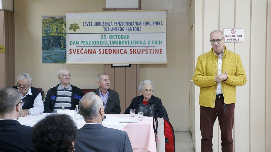 U Tuzli obilježen Međunarodni dan penzionera u tuzli obilježen međunarodni dan penzionera