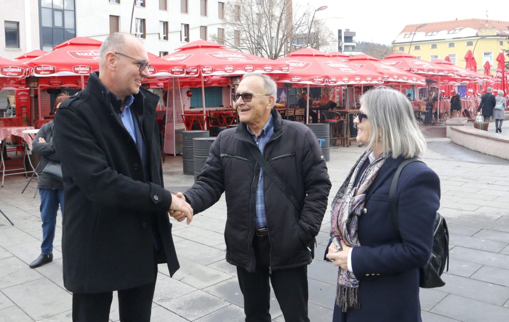 Na Trgu slobode svečano obilježen pravoslavni Božić(FOTO)