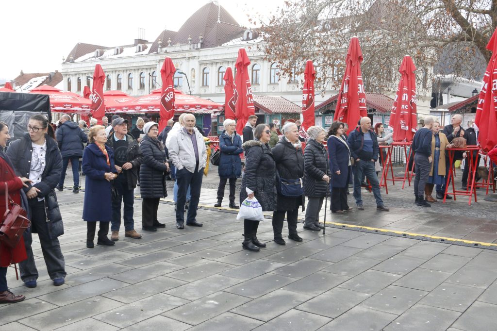 Na Trgu slobode svečano obilježen pravoslavni Božić(FOTO)