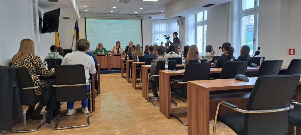 Učenici OŠ „Tušanj“ u posjeti Gradskom vijeću Tuzla