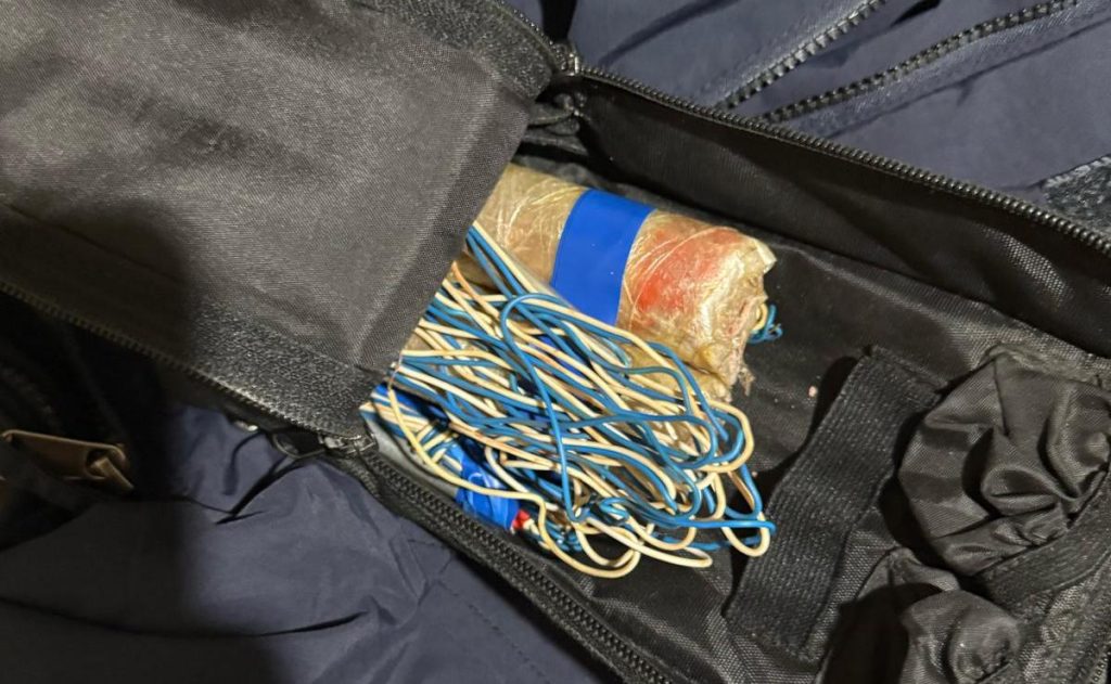 Uhapšene tri osobe u akciji MUP-a TK-a, među njima i bjegunac iz Živinica Uhapšene tri osobe u akciji MUP-a TK-a, među njima i bjegunac iz Živinica