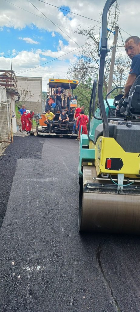 U toku završni radovi na sanaciji kolovoza u tuzlanskoj ulici Slavka Mičića