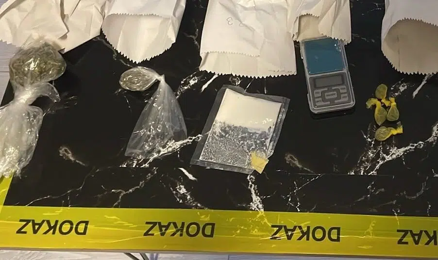 U akciji MUP-a TK zaplijenjene opojne droge, uhapšene četiri osobe (FOTO) U akciji MUP-a TK zaplijenjene opojne droge, uhapšene četiri osobe (FOTO)