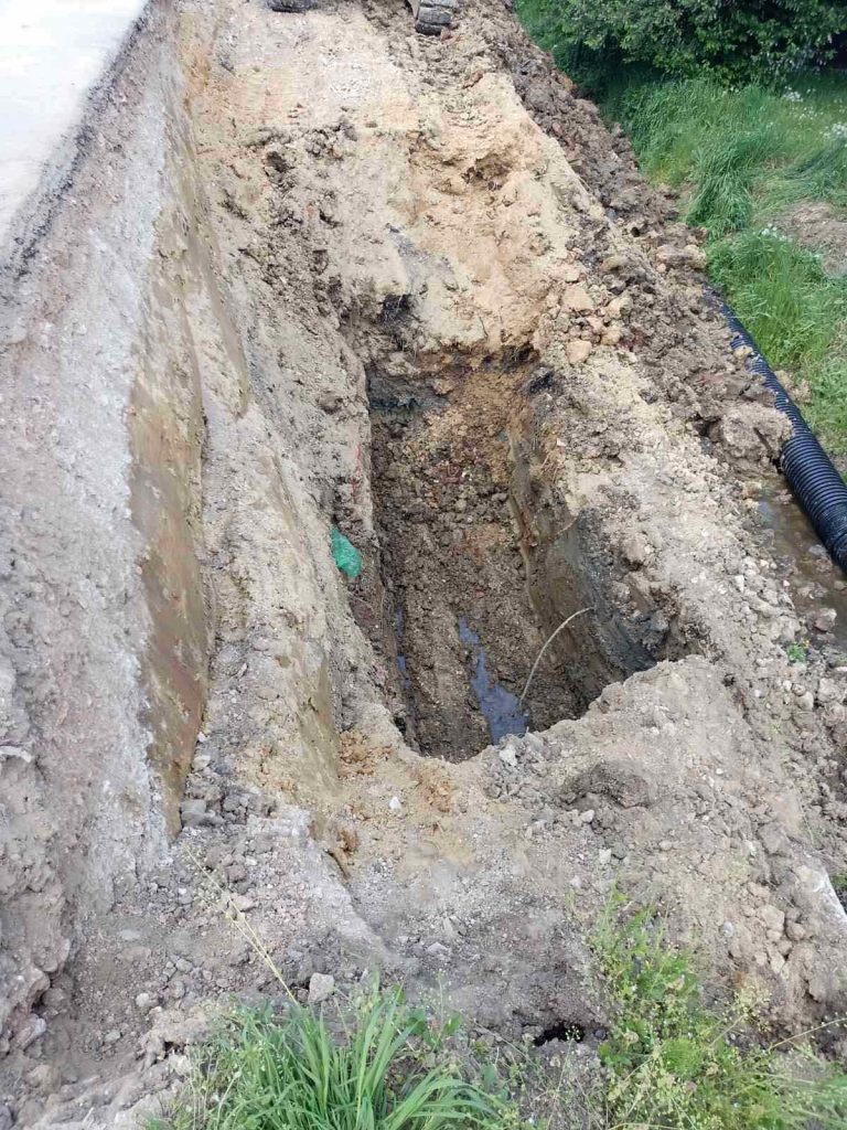 U toku interventni radovi na Moluškom potoku (FOTO)