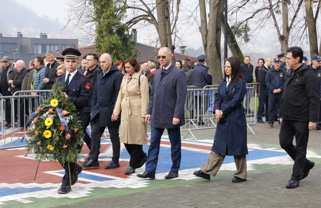Tuzla obilježila 4. april – Dan kada je Tuzla stala u odbranu zajedničkog života (FOTO)