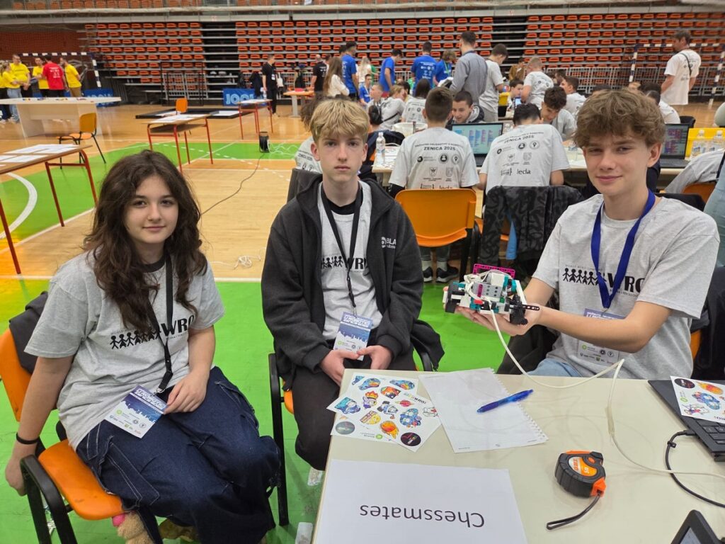 Tuzlaci osvojili tri medalje na državnom takmičenju u robotici Tuzlaci osvojili tri medalje na državnom takmičenju u robotici