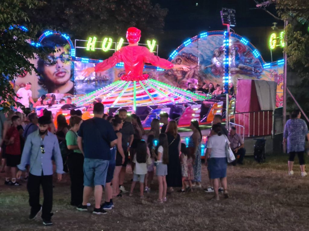 Vikend u Tuzli? Ne propustite zabavu u Luna parku kod BKC-a (FOTO) Vikend u Tuzli? Ne propustite zabavu u Luna parku kod BKC-a (FOTO)